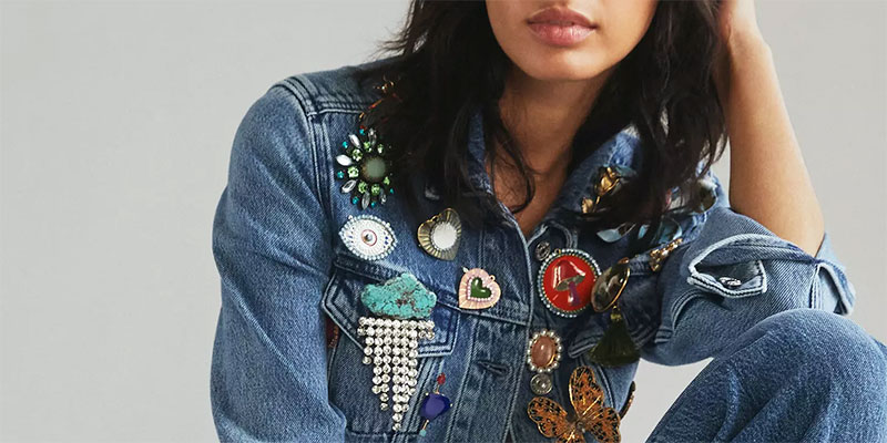 How to wear a multiple brooches on your winter jacket/coat!