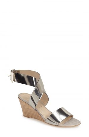 Fab Finds: More Comfy Sandals - YLF